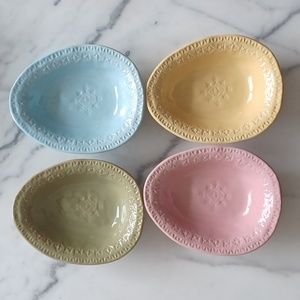 Pottery Barn Charlotte Egg Bowls (4)